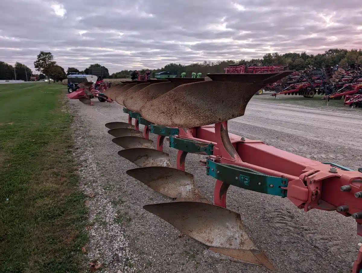 Gallery image 2 for Used 2016 Kverneland PB115 Plow