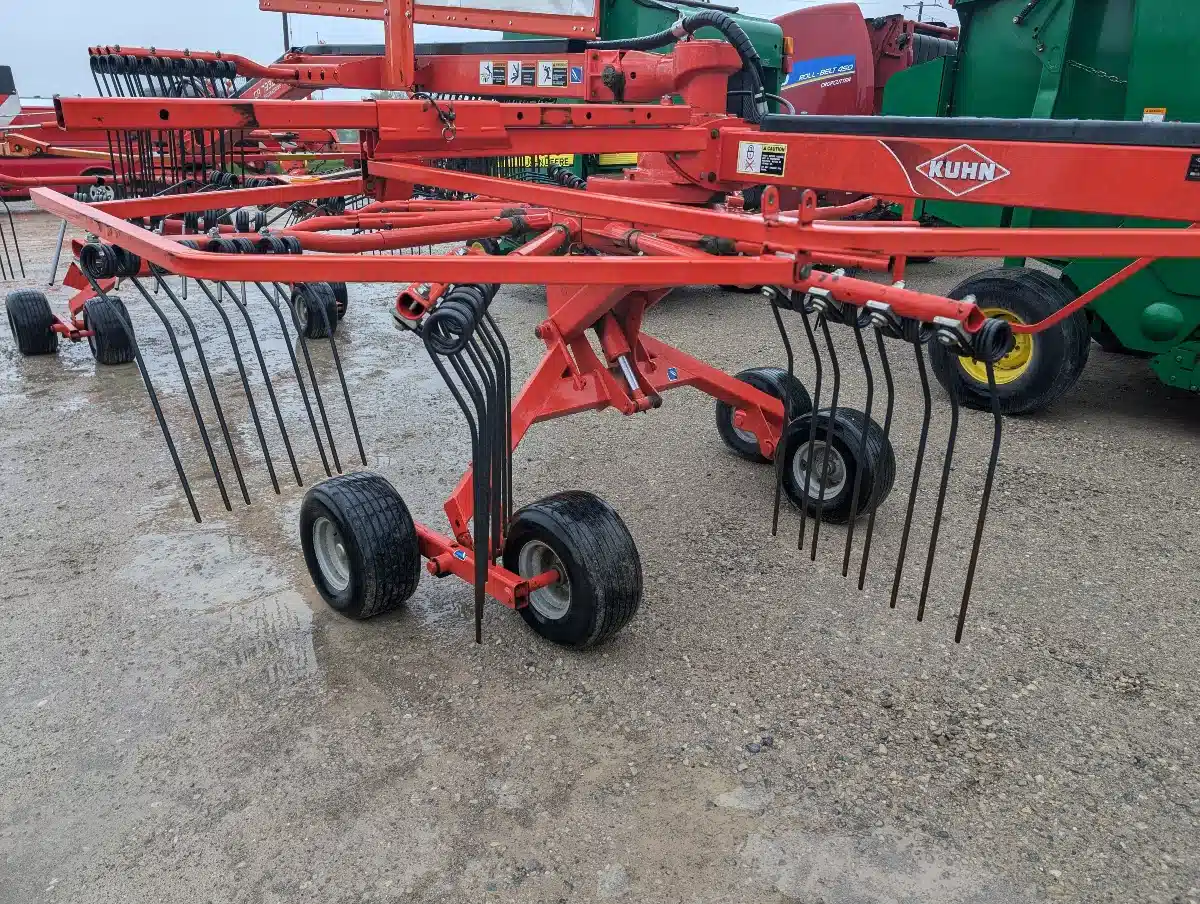 Gallery image 2 for Used 2017 Kuhn GA 7932 Rake
