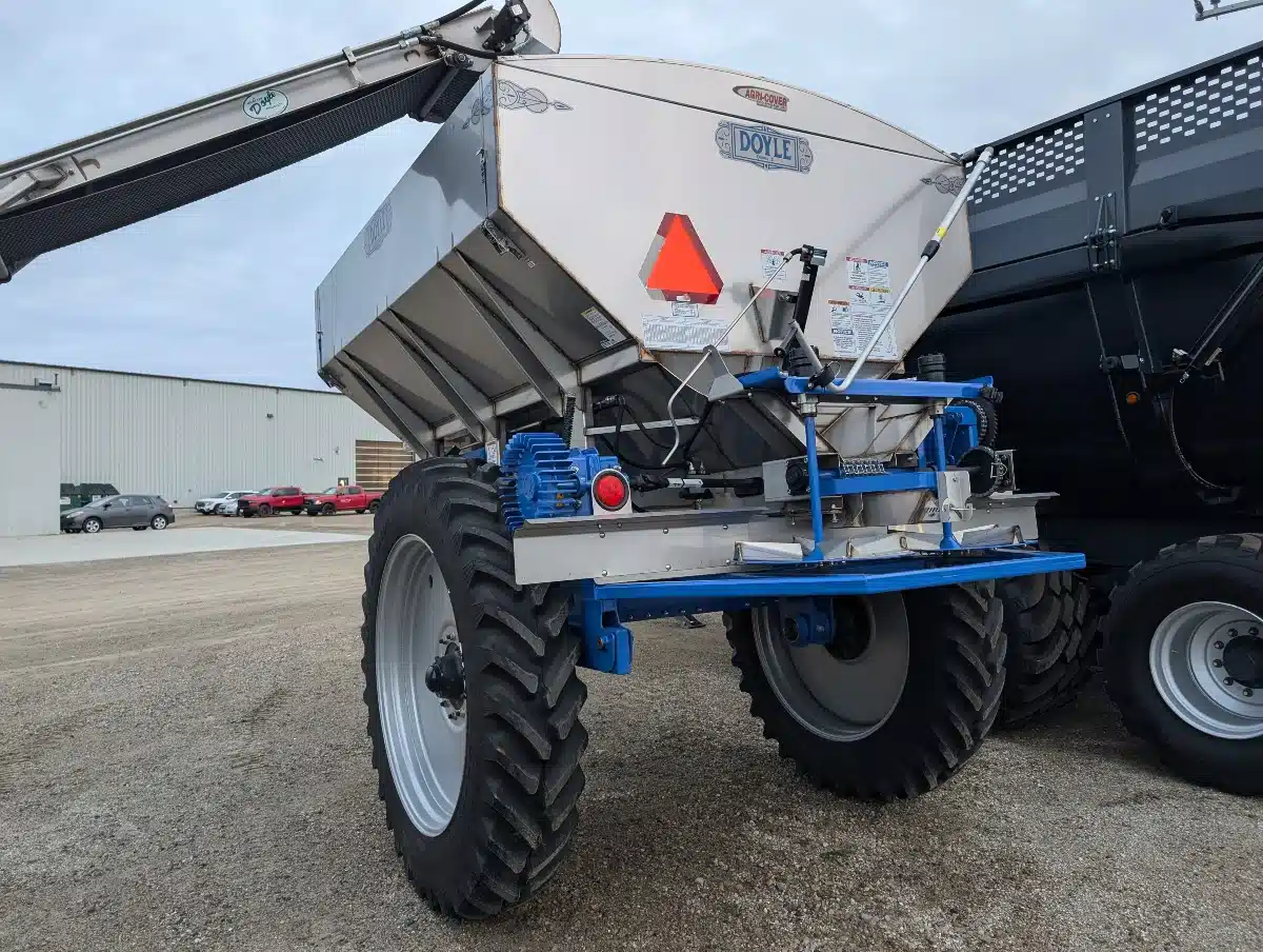 Gallery image 2 for New 2025 Doyle Row Crop spreader Spreader - Fertilizer