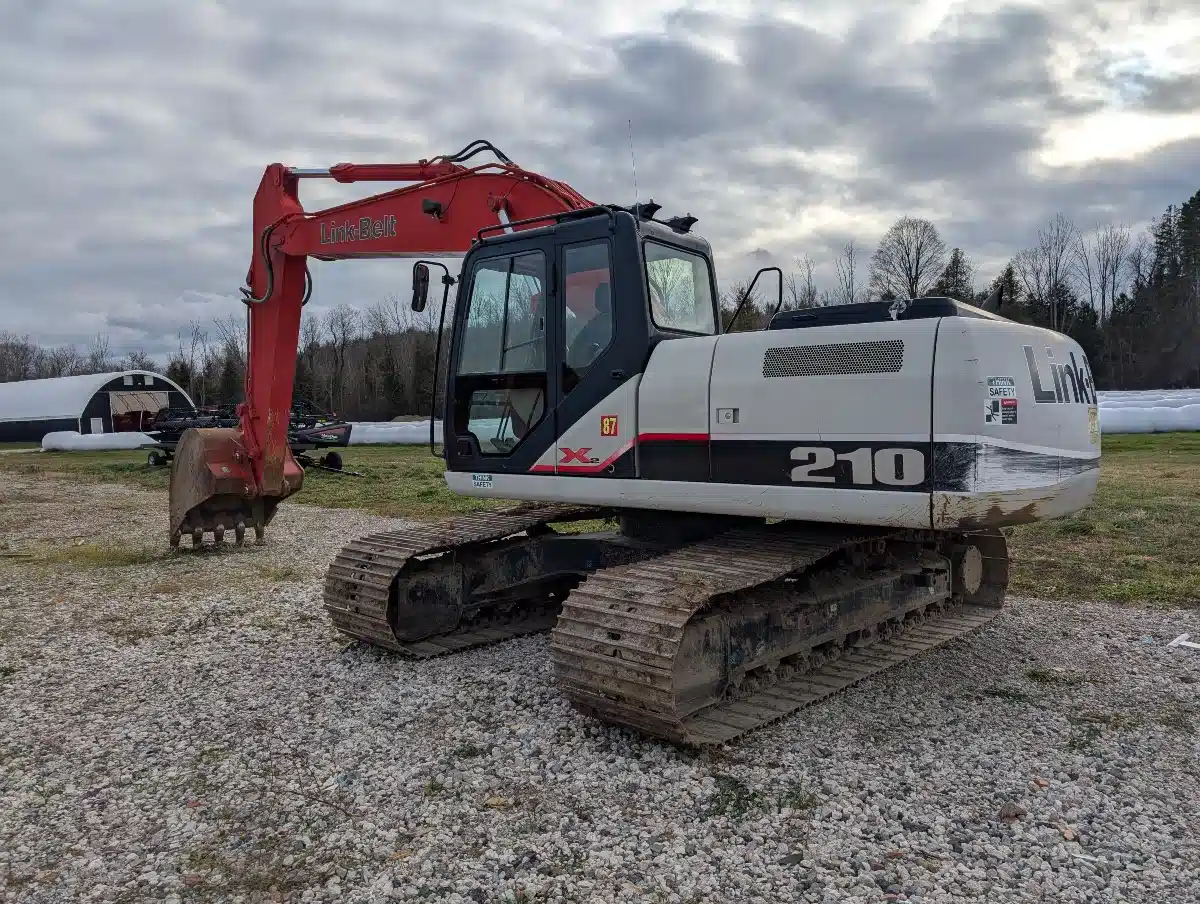 Gallery image 1 for 2017 Unspecified 210X2 Excavator