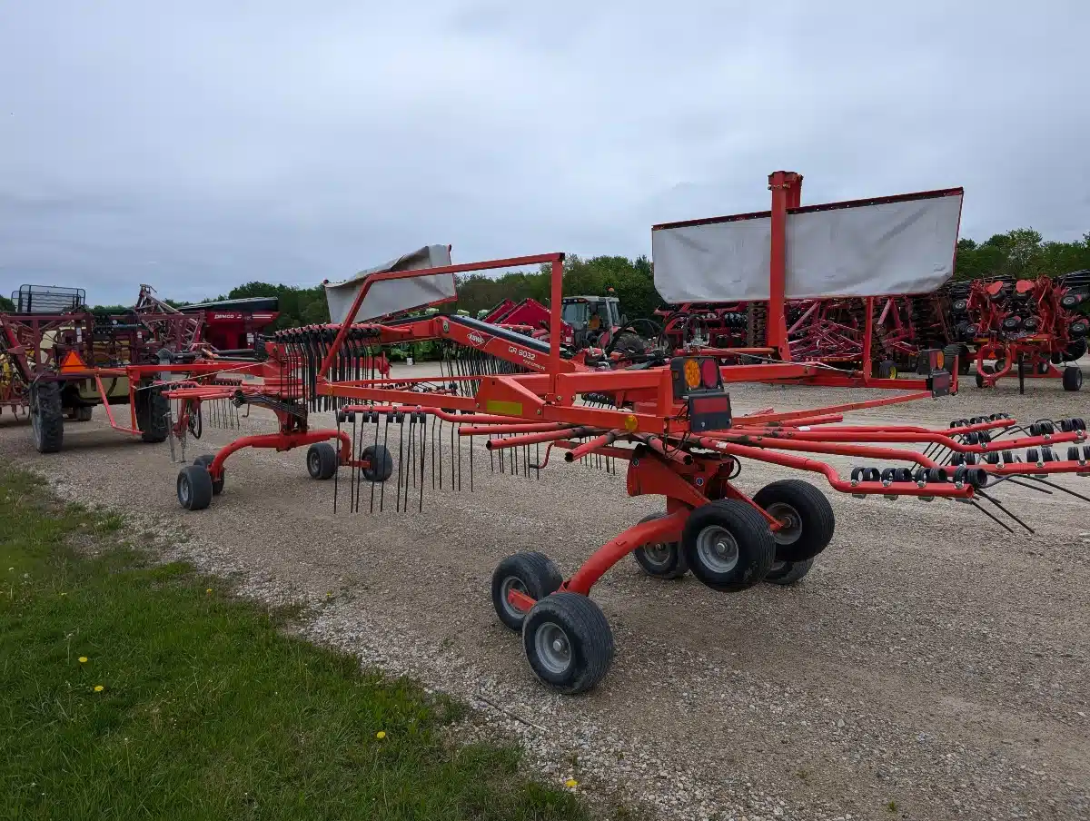 Gallery image 2 for Used 2020 Kuhn GA 9032 Rake