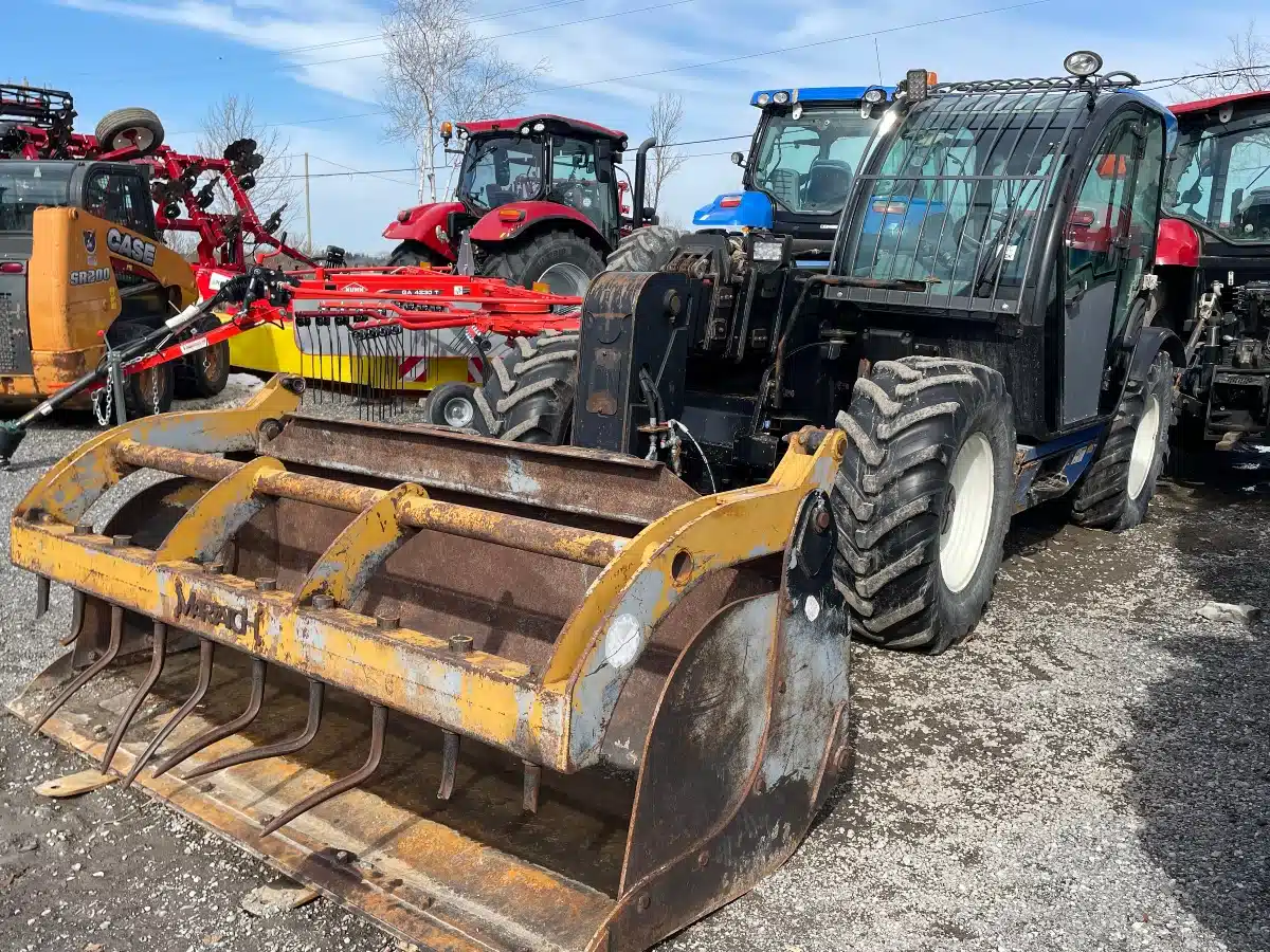 Gallery image 2 for Used New Holland LM5080 TeleHandler