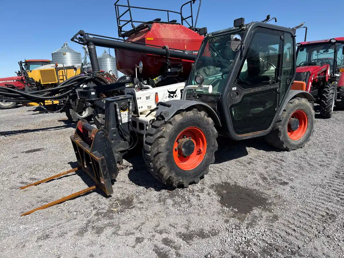 Gallery image 1 for Used 2008 Bobcat V518 TeleHandler