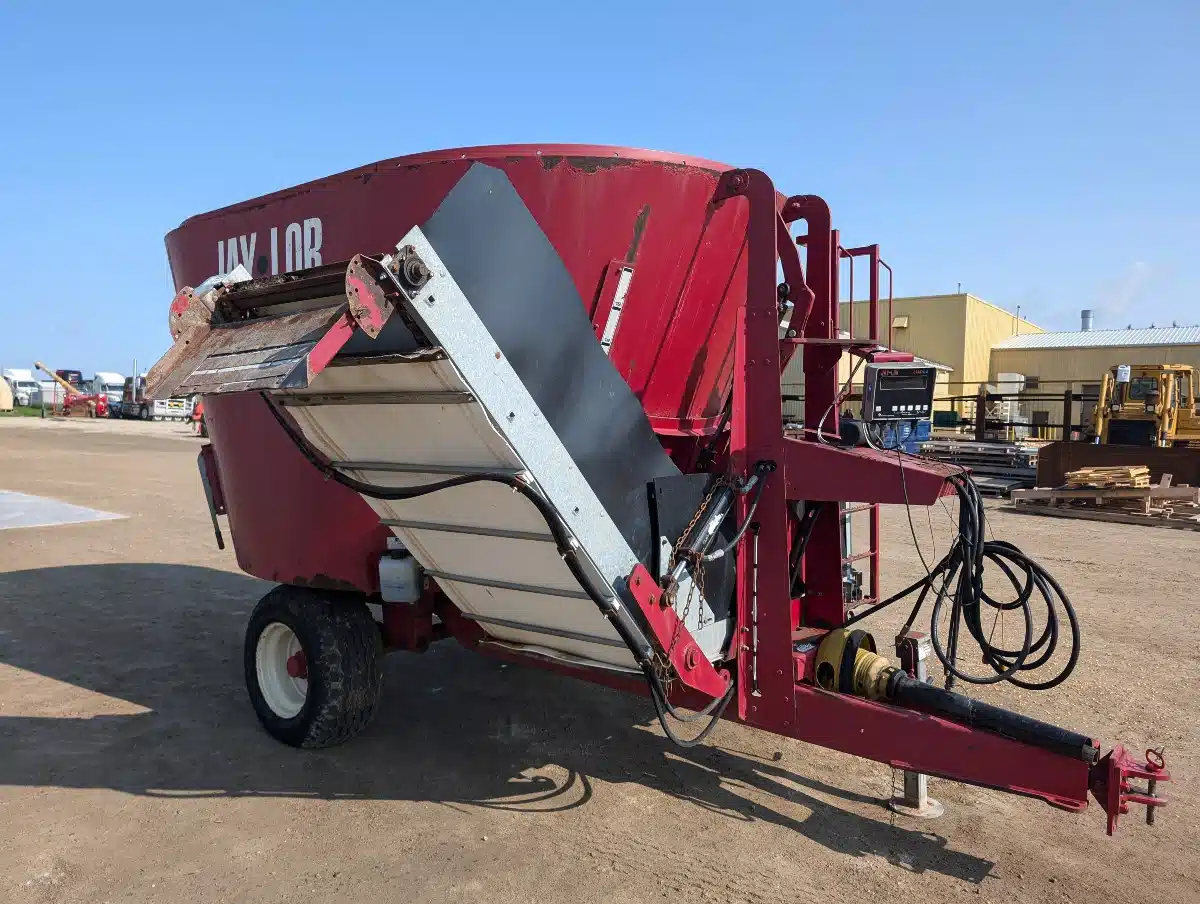 Gallery image 2 for Used 2010 Jaylor 4425 TMR Mixer
