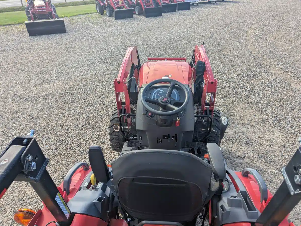 Gallery image 2 for New 2022 Mahindra 1635 HST Tractor