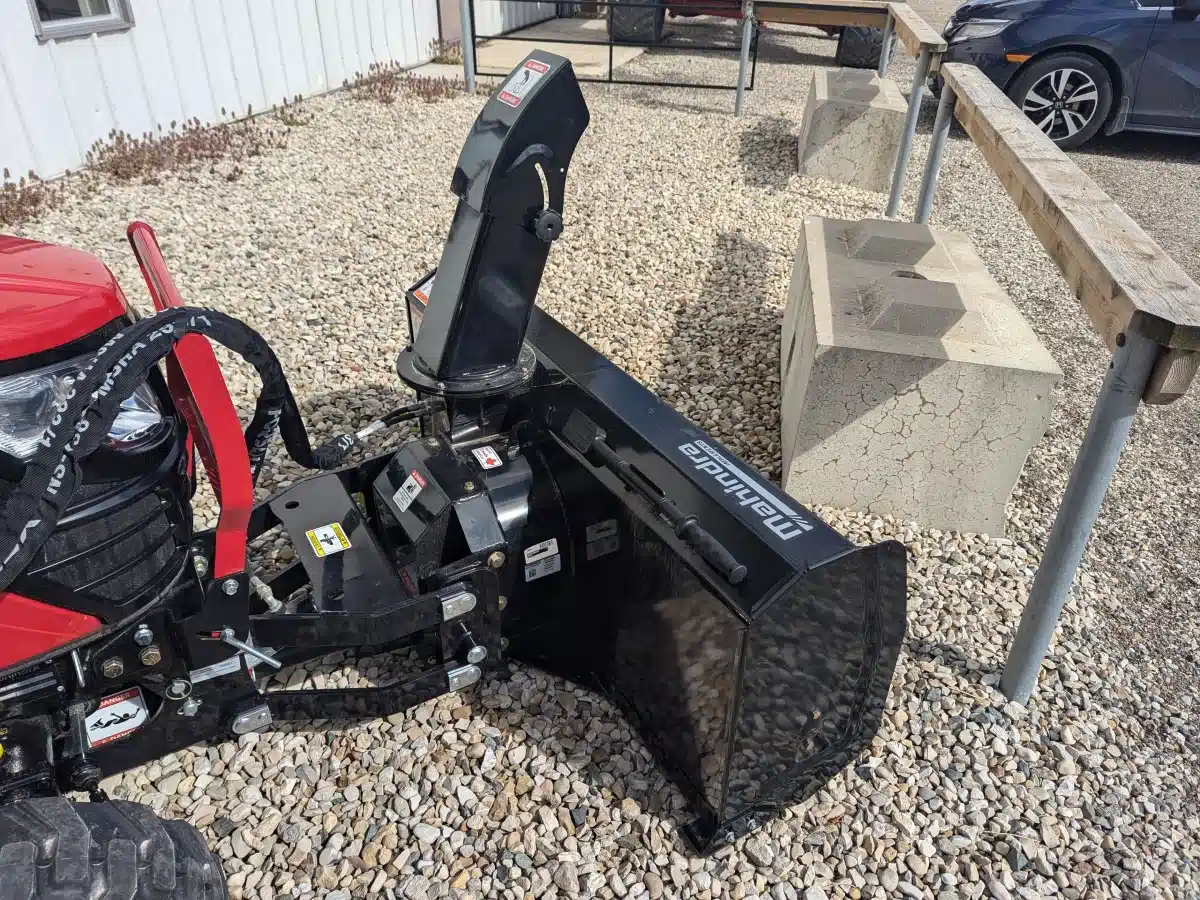 Gallery image 2 for New 2022 Mahindra BEREMXSB56 Snow Blower