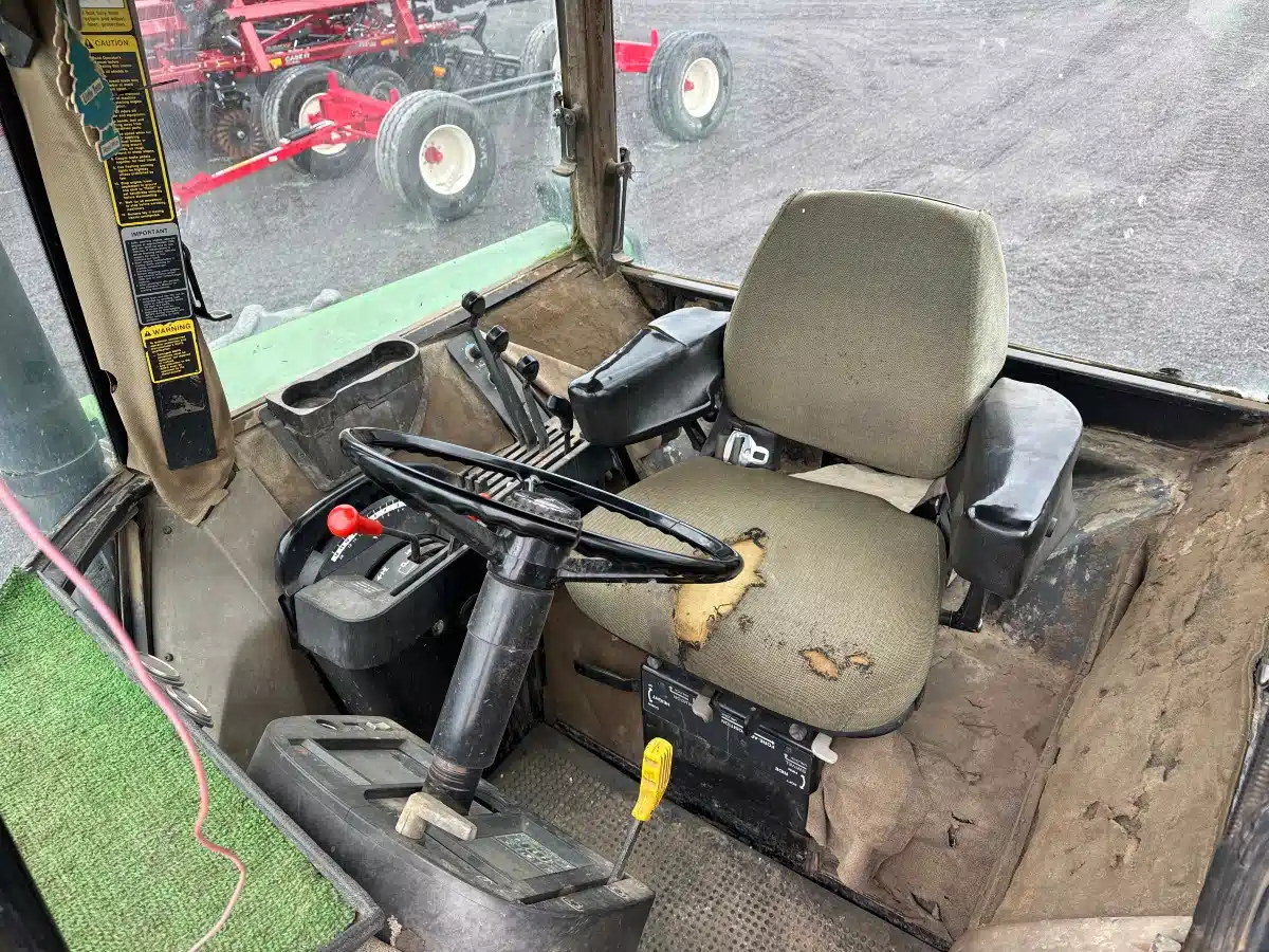 Gallery image 2 for Used 1992 John Deere 4960 Tractor