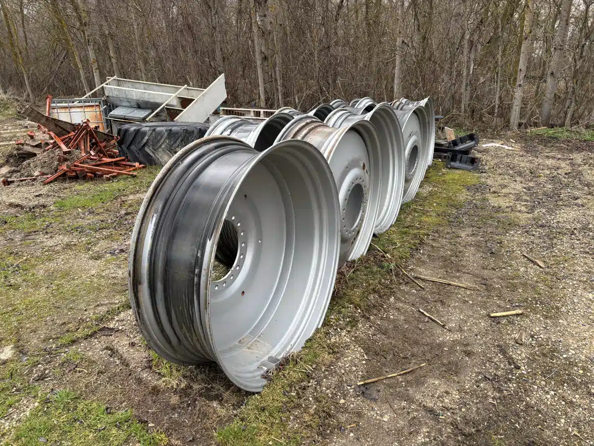 Gallery image 2 for Used Case IH 46xDW16A Rims