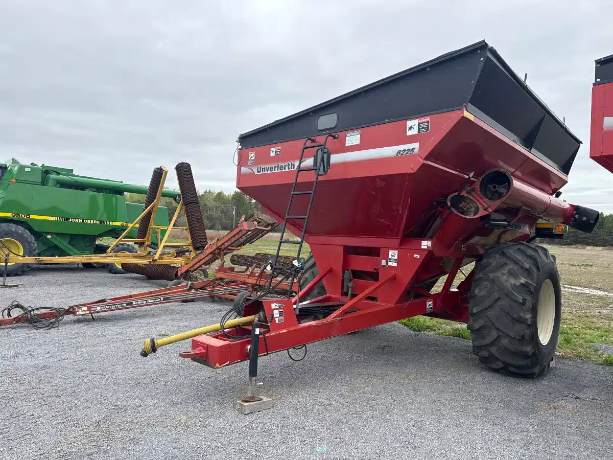 Gallery image 2 for Used 2012 Unverferth 6225 Grain Cart