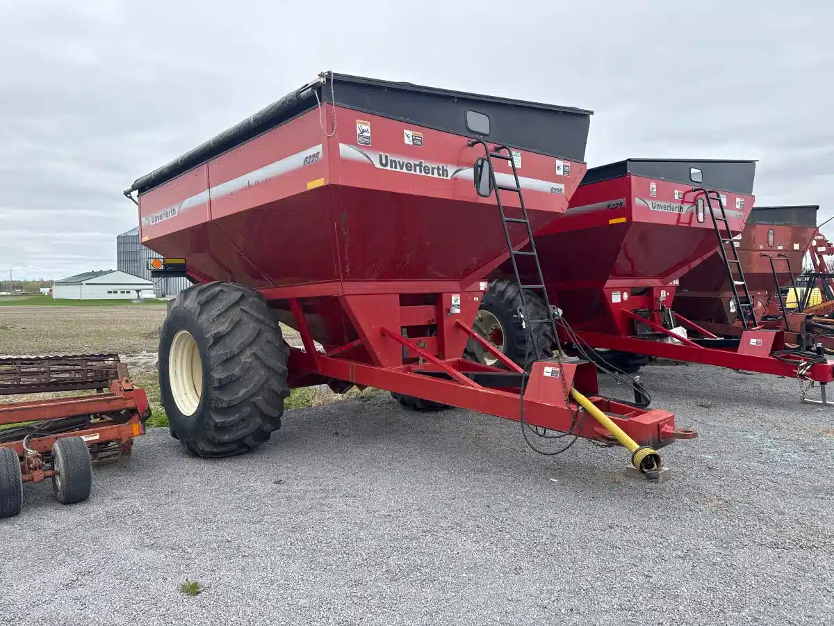 Gallery image 1 for Used 2012 Unverferth 6225 Grain Cart