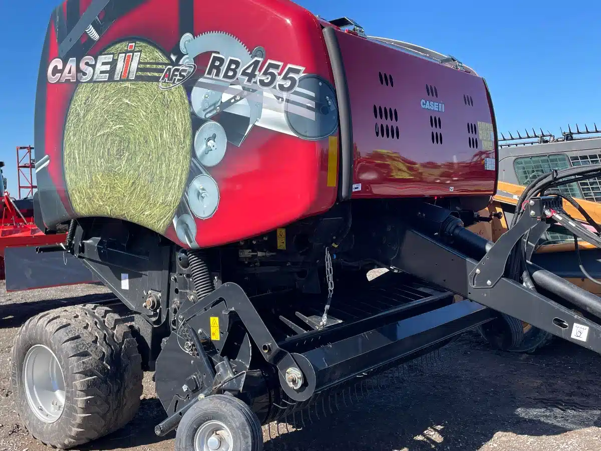 Gallery image 1 for New 20236 Case IH RB455 Round Baler