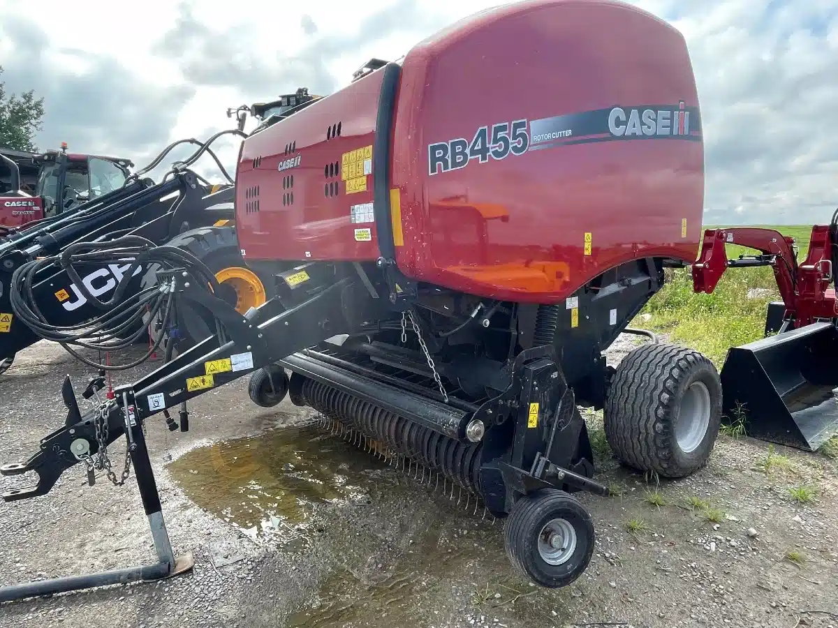 Gallery image 2 for Used 2018 Case IH RB455 Round Baler