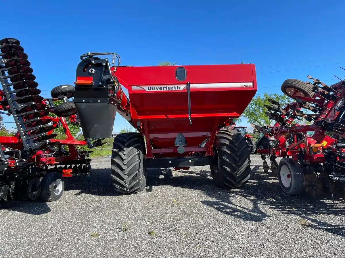 Gallery image 2 for New 2025 Unverferth 860 Grain Cart