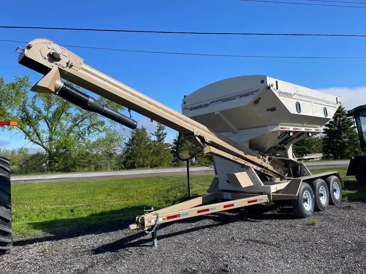 Gallery image 1 for New 2024 Unverferth 3755XL Seed Tender