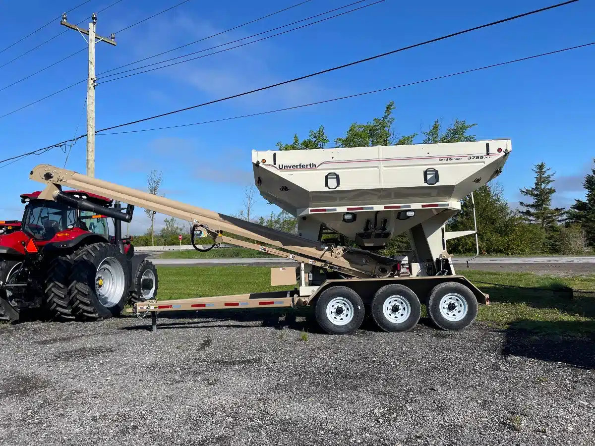 Gallery image 2 for New 2024 Unverferth 3755XL Seed Tender