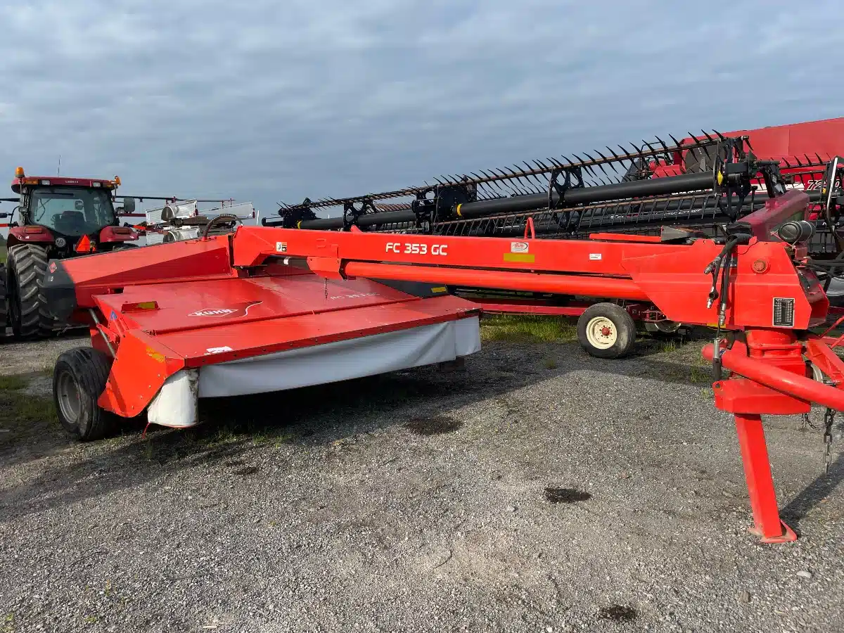 Gallery image 1 for Used 2014 Kuhn GA353GC Mower Conditioner