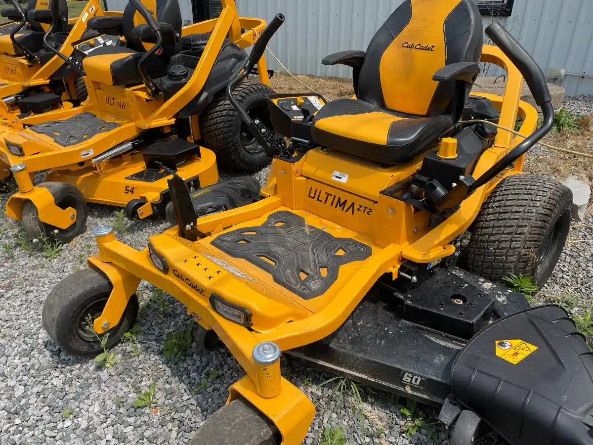 Gallery image 2 for Used 2023 Cub Cadet ZT2 60" Mower - Zero Turn