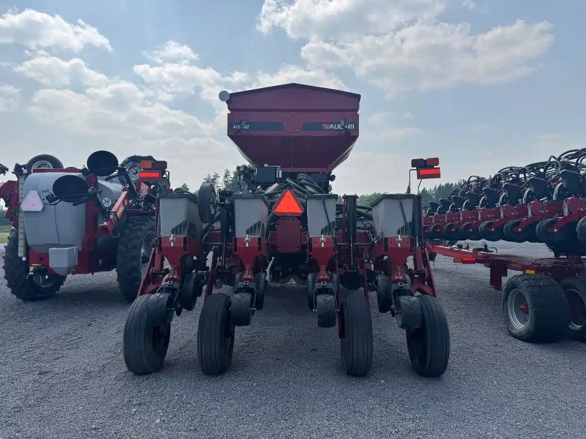 Gallery image 2 for Used 2014 Case IH 1255 Planter