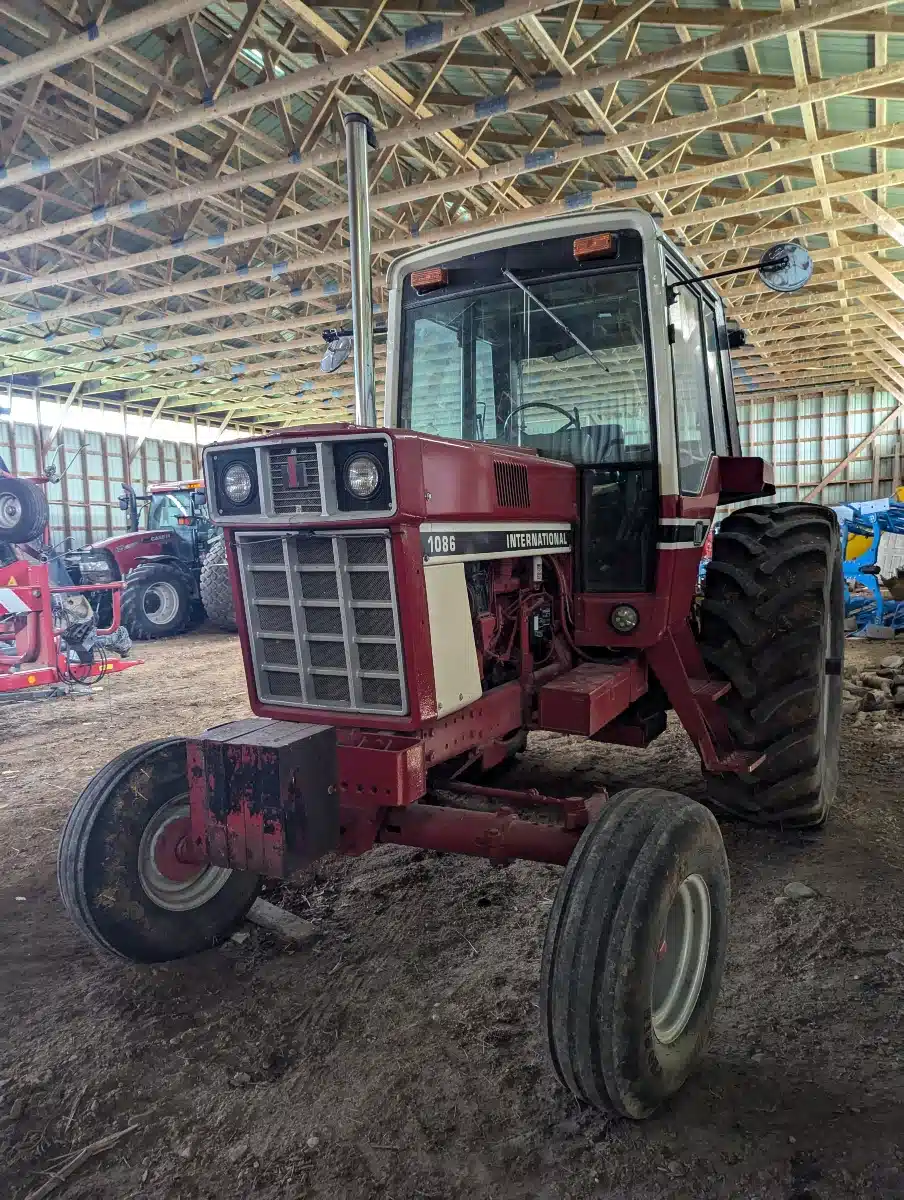 Gallery image 1 for Used International Harvester 1086 Tractor