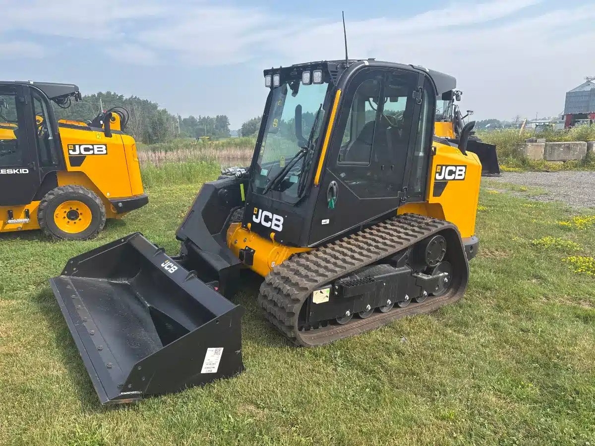 Gallery image 1 for New 2025 JCB 3TS-8T Track Loader