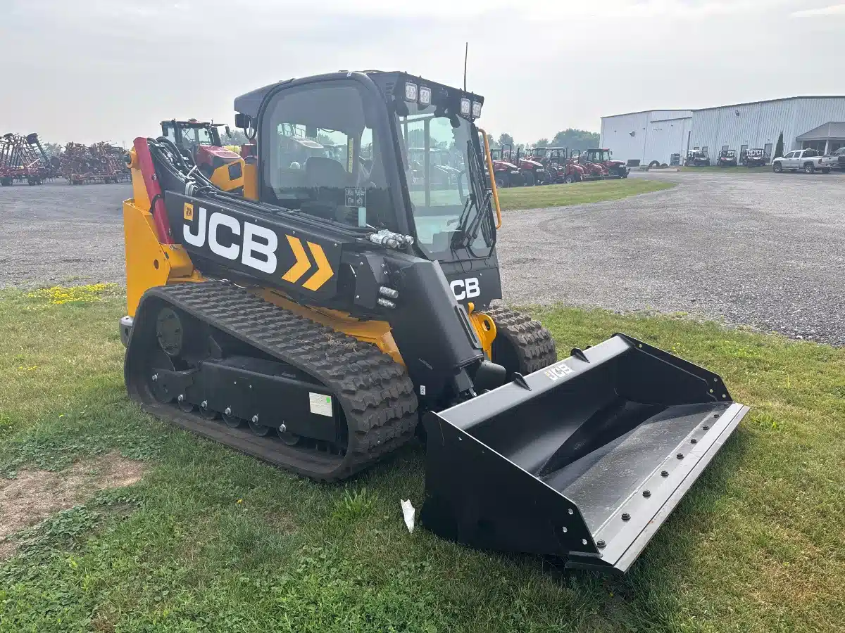Gallery image 2 for New 2025 JCB 3TS-8T Track Loader
