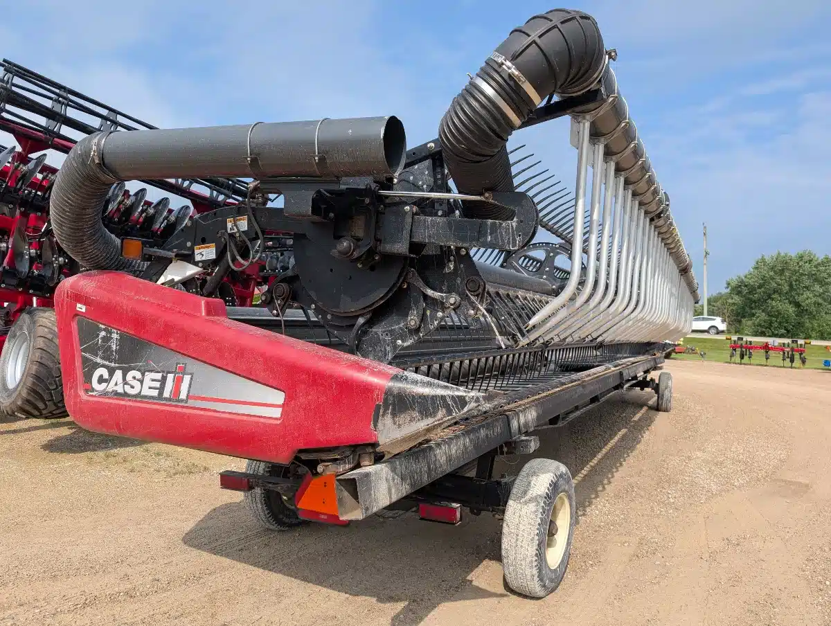 Gallery image 2 for Used 2011 Case IH 2162 Header - Draper