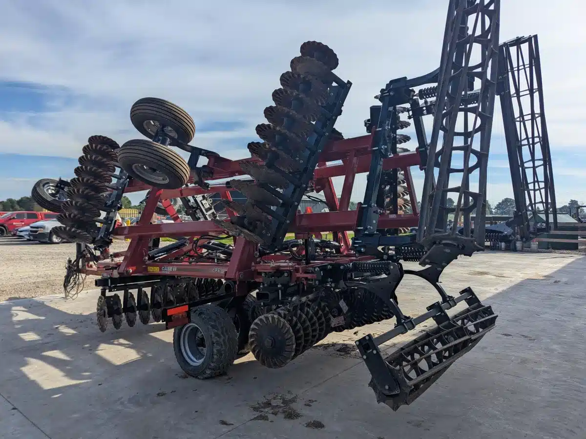 Gallery image 2 for New 2023 Case IH VT-FLEX 435 Vertical Tillage