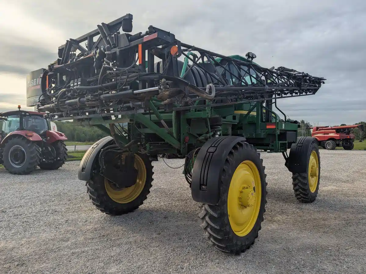 Gallery image 2 for Used 2006 John Deere 4720 Sprayer - Self Propelled