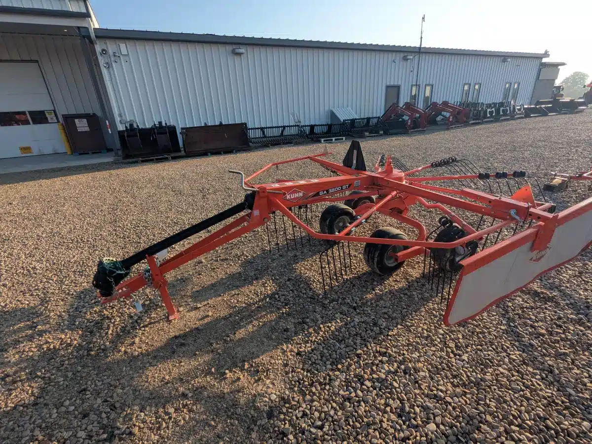 Gallery image 1 for New 2022 Kuhn GA 3200 GT Rake
