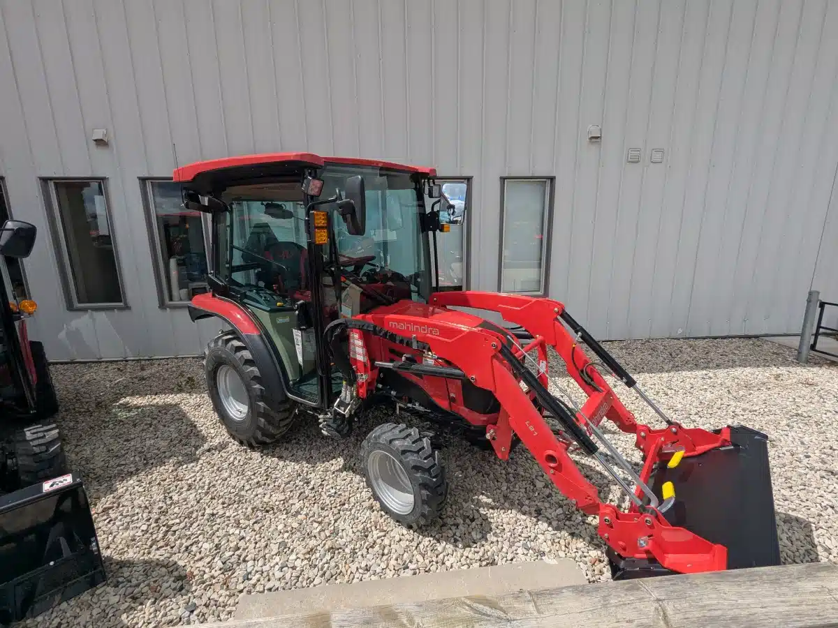 Gallery image 1 for New 2025 Mahindra 21264FHIL Tractor