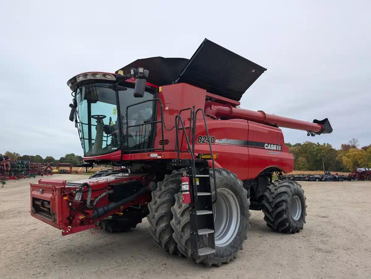 Gallery image 1 for Used 2018 Case IH 8240 Combine