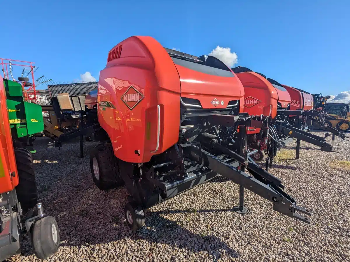 Gallery image 1 for New 2025 Kuhn VB 3260 Round Baler