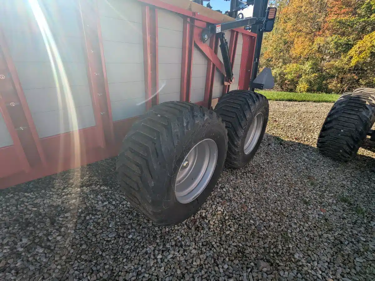 Gallery image 2 for New 2025 Hagedorn HYDRA-SPREAD EXTRAVERT 5290 Manure Spreader