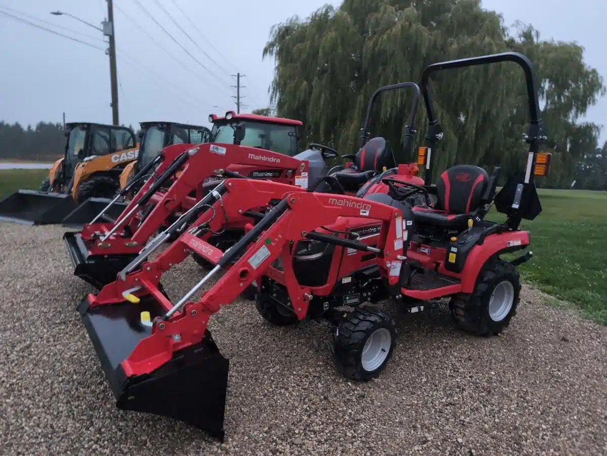 Gallery image 1 for 2025 Mahindra 1120 Tractor