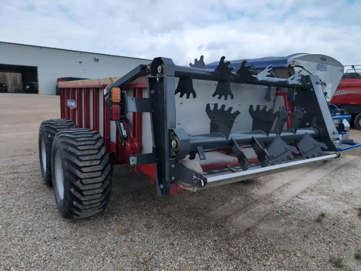 Gallery image 2 for New 2024 Hagedorn HYDRA-SPREAD SERIES II 2277 Manure Spreader