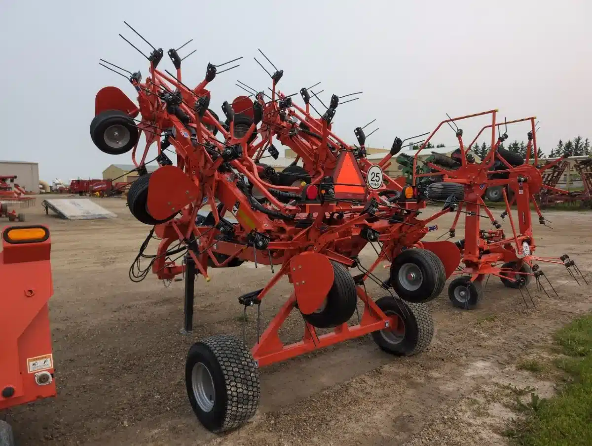 Gallery image 2 for New 2025 Kuhn GF 10803T Tedder