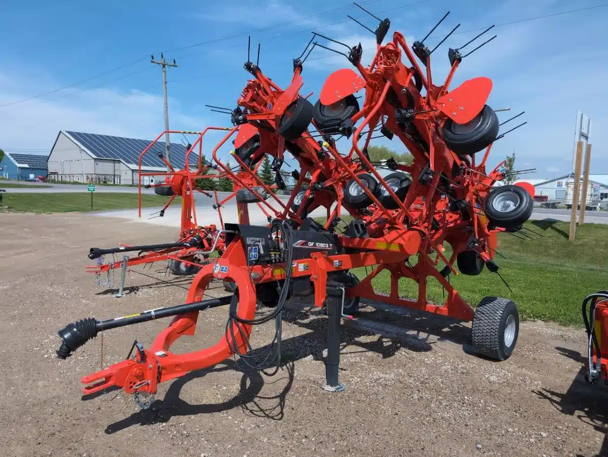 Gallery image 1 for New 2025 Kuhn GF 10803T Tedder