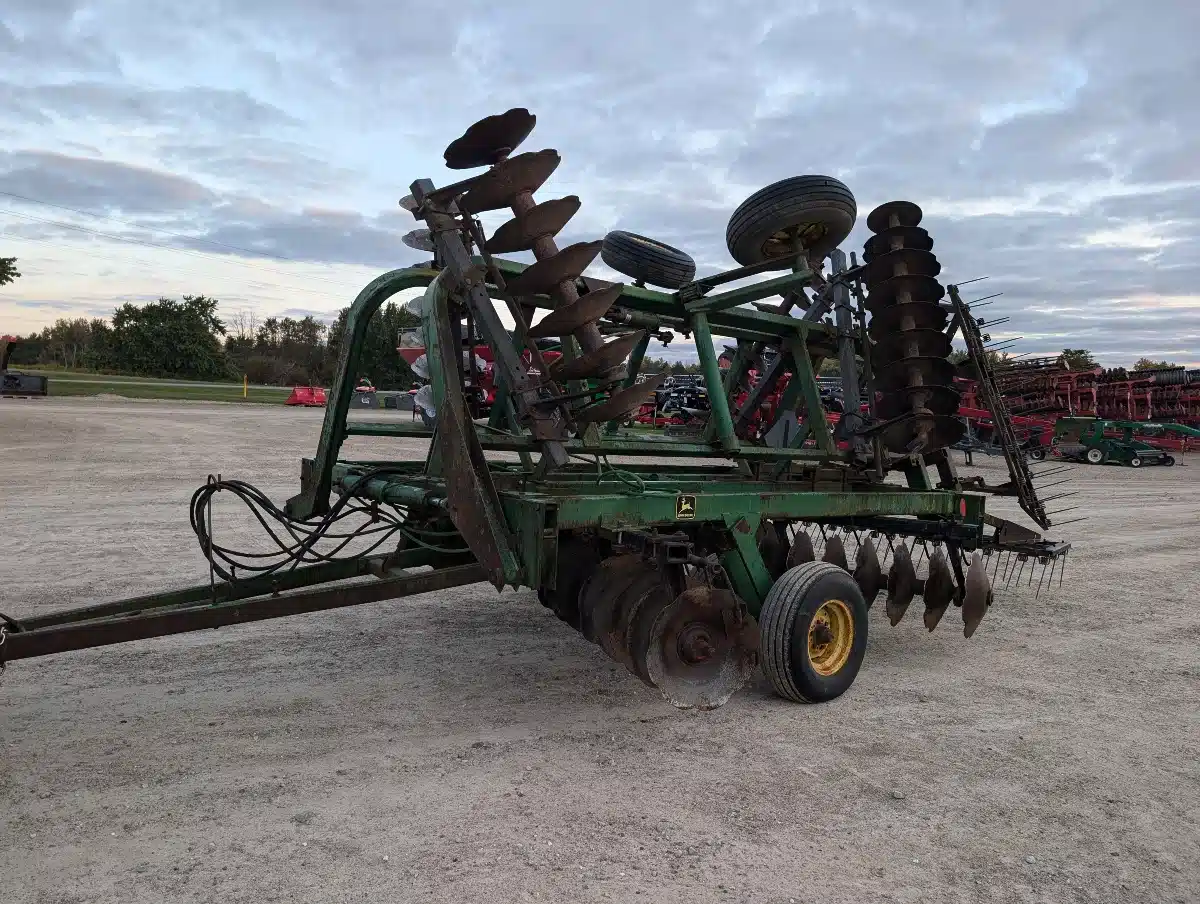 Used John Deere 230 Disc