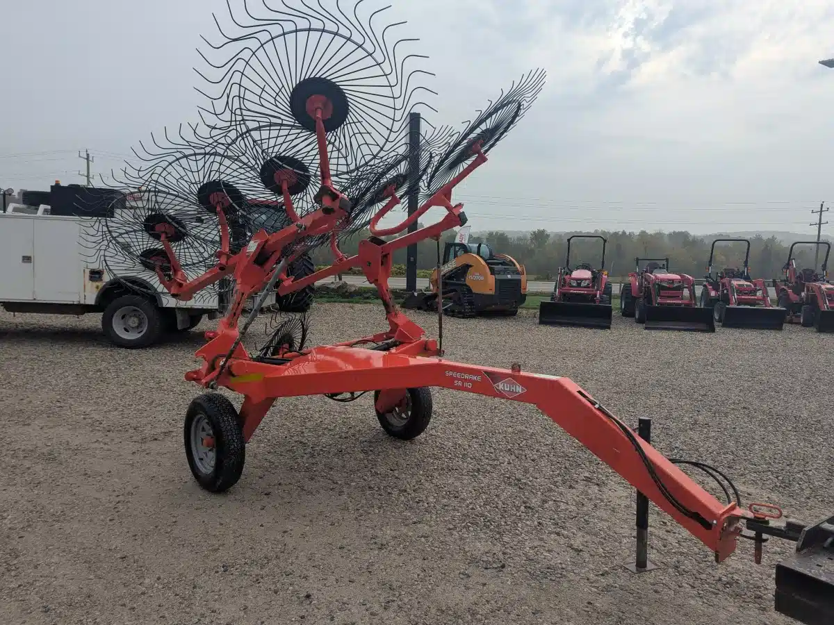 Gallery image 1 for Used 2013 Kuhn SR 110 GII Rake