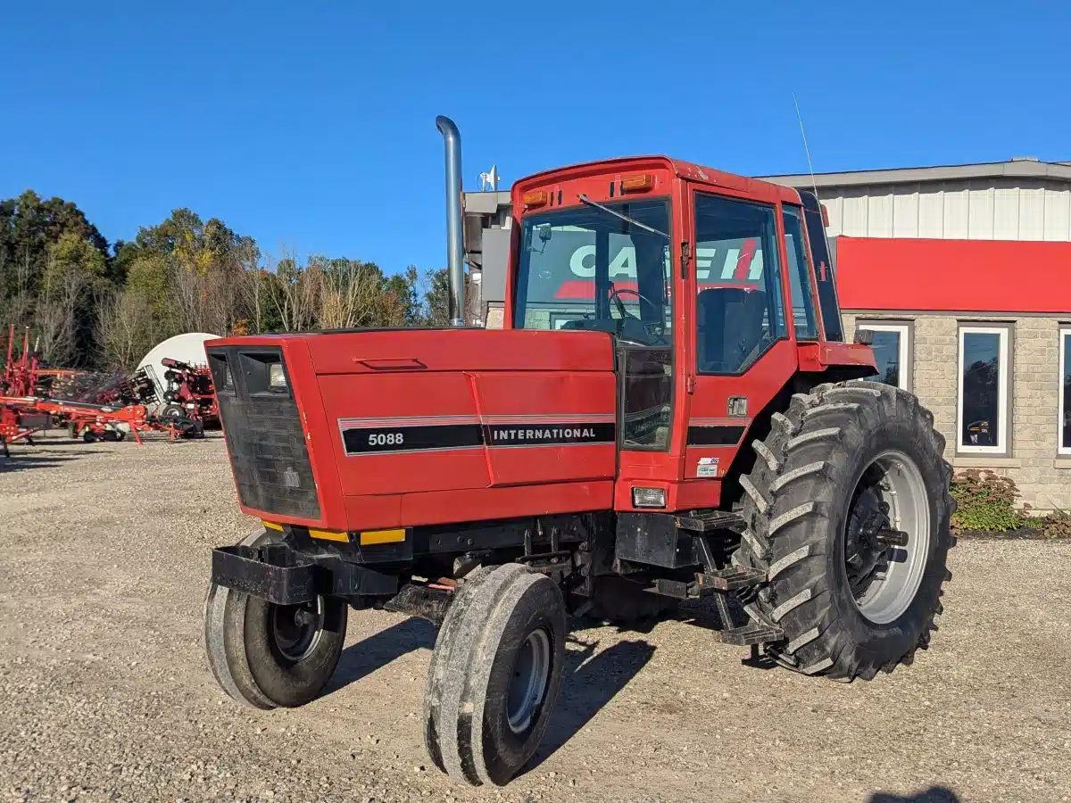 Gallery image 2 for Used 1983 Case IH 5088 Tractor