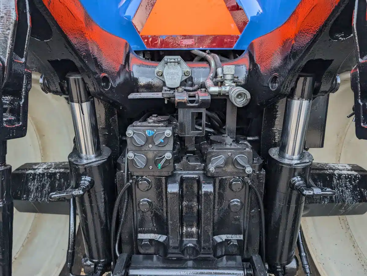 Gallery image 2 for Used 2004 New Holland TG210 Tractor