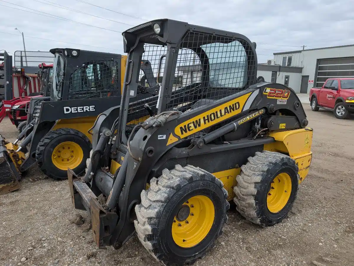 Gallery image 1 for 2014 New Holland L220 Skid Steer