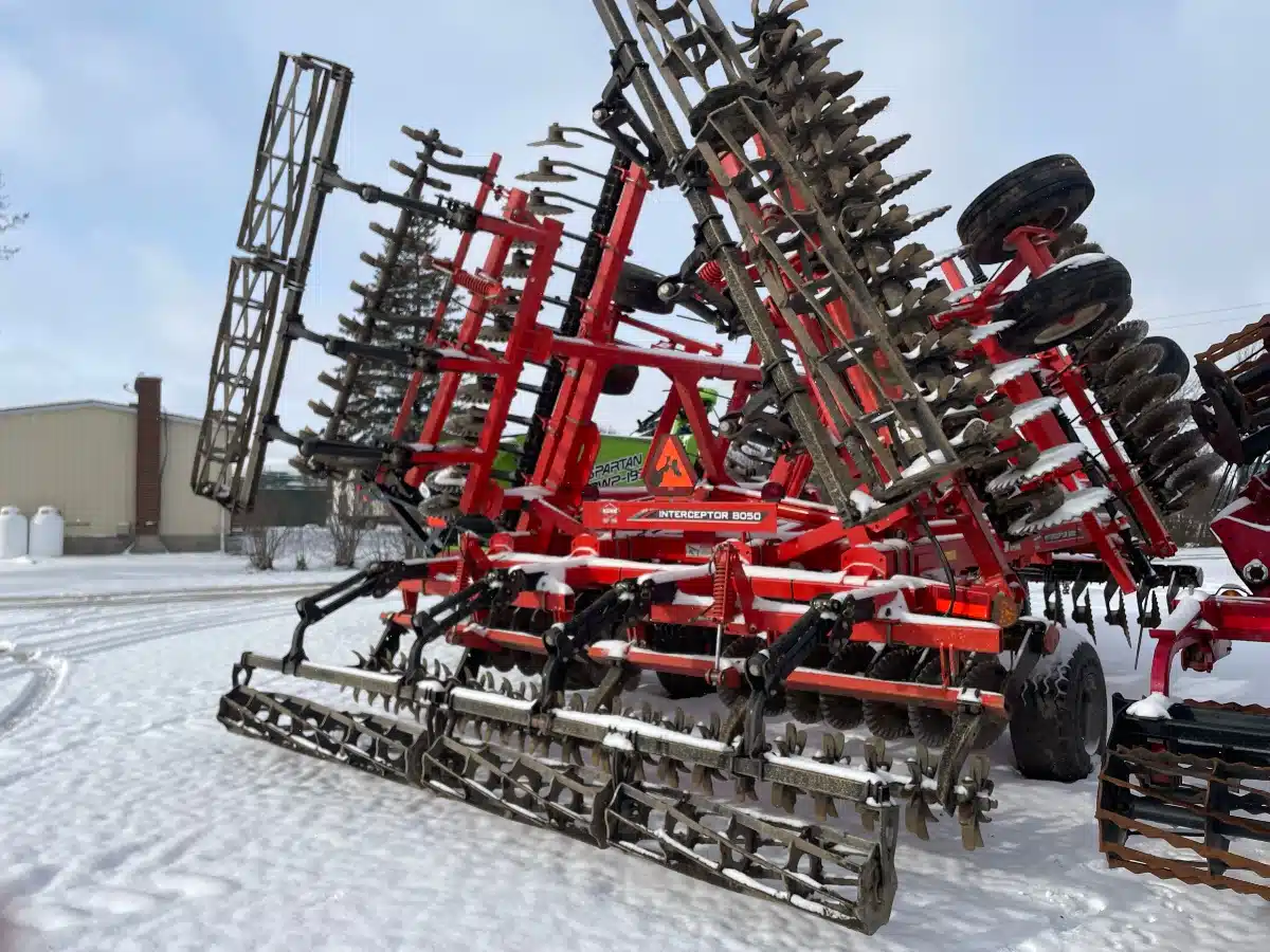 Gallery image 2 for Used Kuhn INTERCEPTOR 8050 Disc High Speed