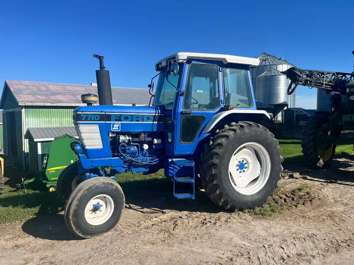 Used 1990 New Holland 7710 Tractor