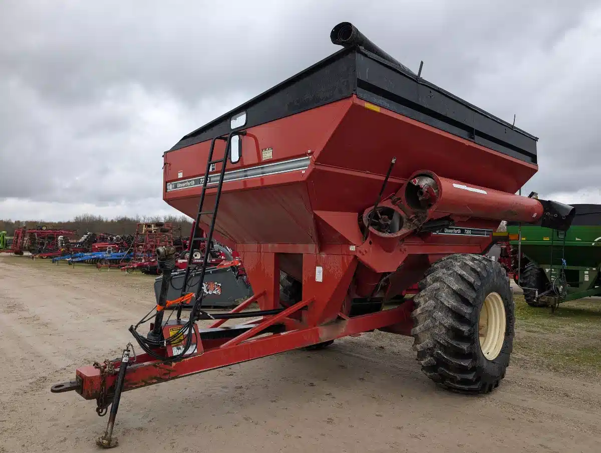 Unverferth 7200 Grain Cart