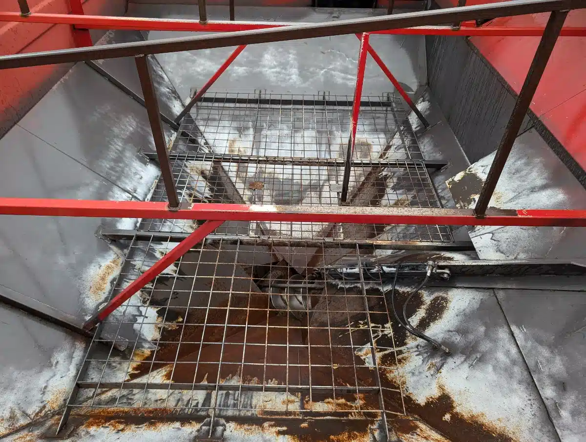 Gallery image 2 for Unverferth 7200 Grain Cart