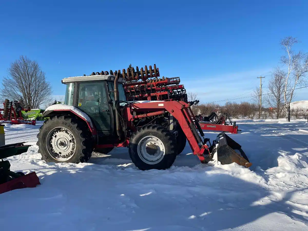 Gallery image 1 for 1996 Massey Ferguson 6180 Tractor