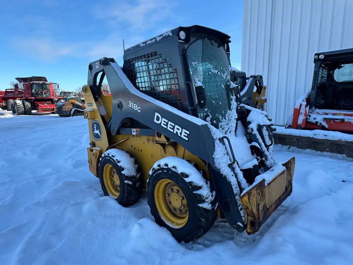 2022 DEERE 318G Skid Steer