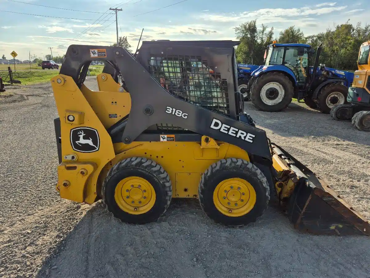 Gallery image 1 for 2022 DEERE 318G Skid Steer