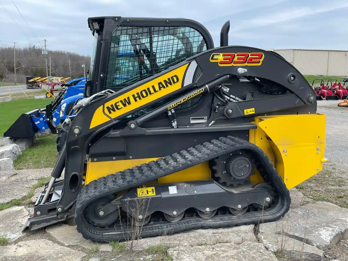Photo de la Galerie 1 pour New Holland Construction C332 Chargeur sur chenilles